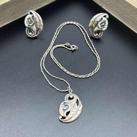 Vintage Estate 925 Sterling Silver Calla Lily Ornate Necklace & Clip on Earrings - Picture 1 of 15